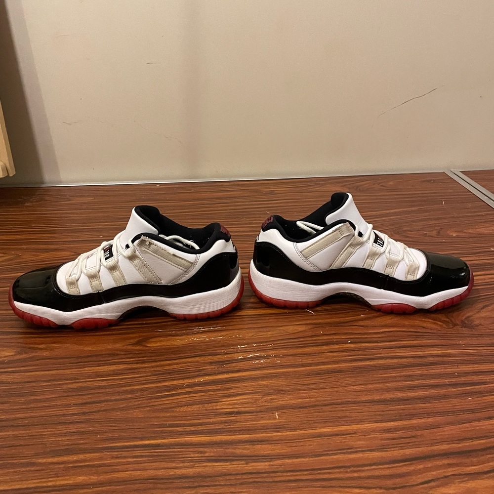 Jordan 11 low - Picture 3 of 5